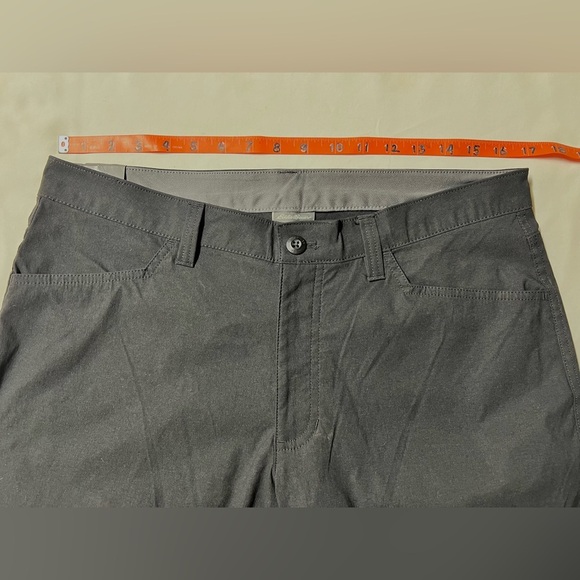 EDDIE BAUER Men’s Navy blue flat front pants size 34/32. - Picture 10 of 12